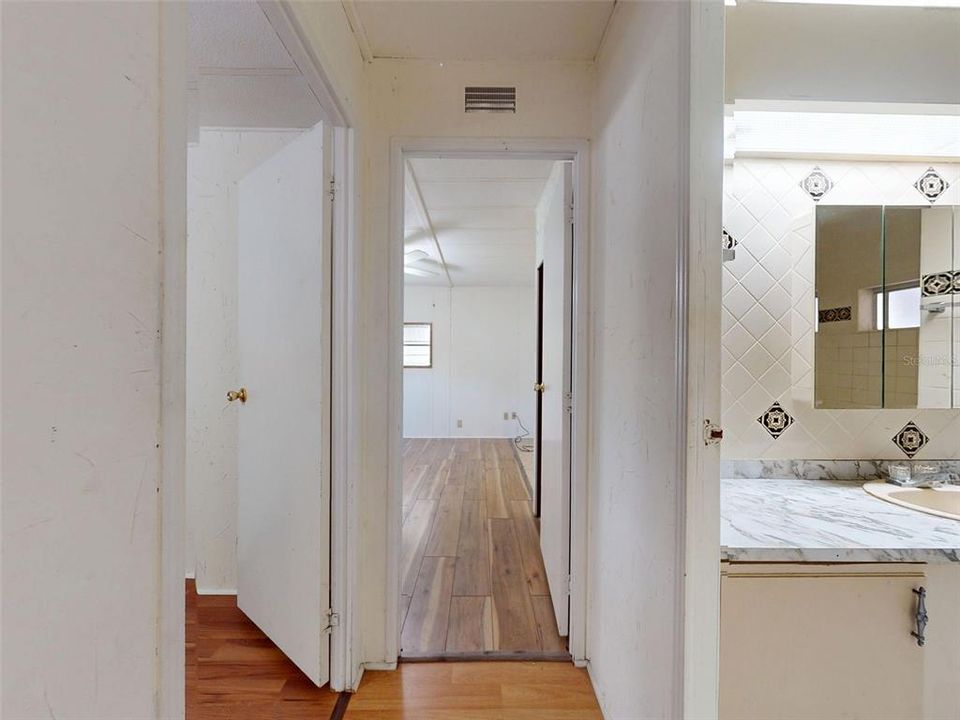 На продажу: $109,000 (2 спален, 2 ванн, 1152 Квадратных фут)