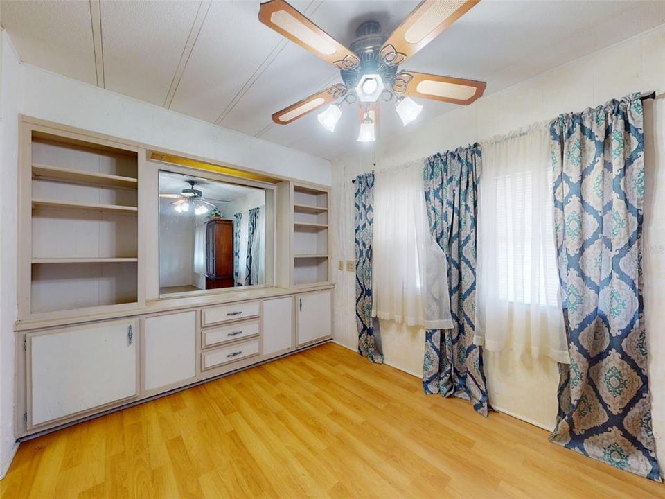 На продажу: $109,000 (2 спален, 2 ванн, 1152 Квадратных фут)