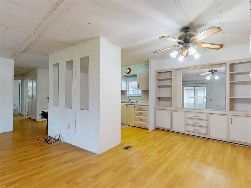 На продажу: $109,000 (2 спален, 2 ванн, 1152 Квадратных фут)