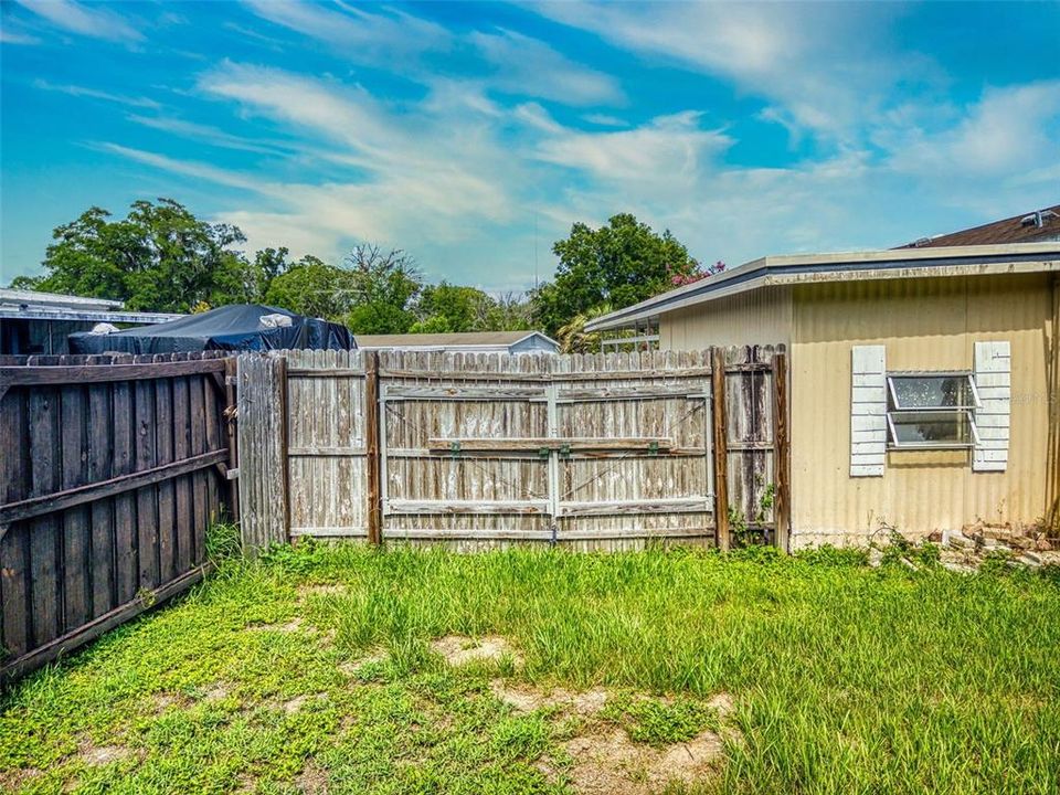 На продажу: $109,000 (2 спален, 2 ванн, 1152 Квадратных фут)