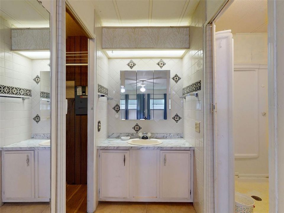 На продажу: $109,000 (2 спален, 2 ванн, 1152 Квадратных фут)