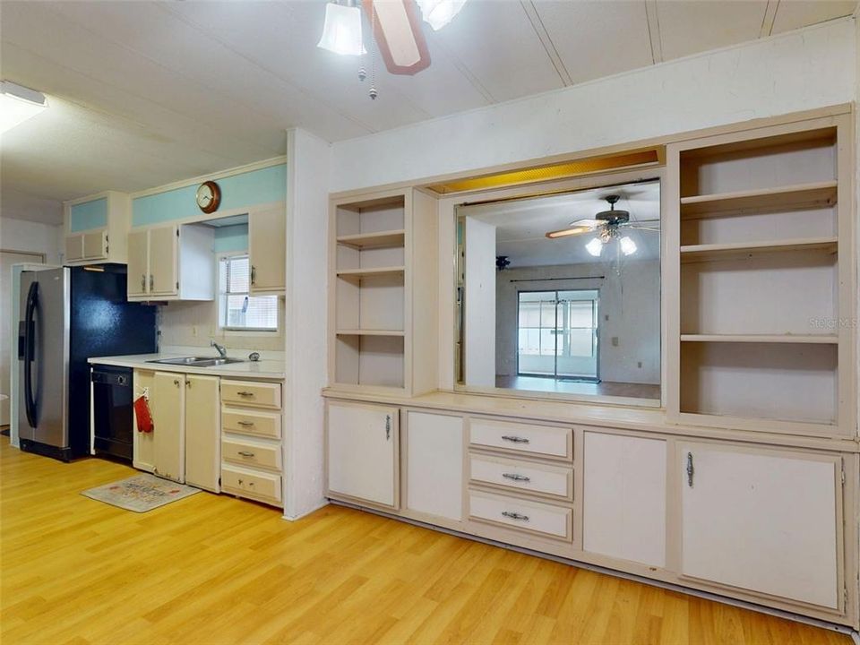 На продажу: $109,000 (2 спален, 2 ванн, 1152 Квадратных фут)