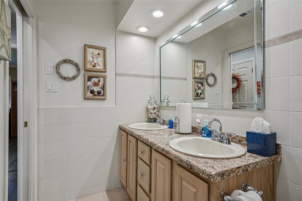 Active With Contract: $519,900 (4 beds, 2 baths, 1784 Square Feet)