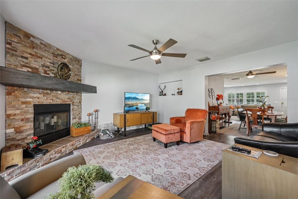 Active With Contract: $519,900 (4 beds, 2 baths, 1784 Square Feet)