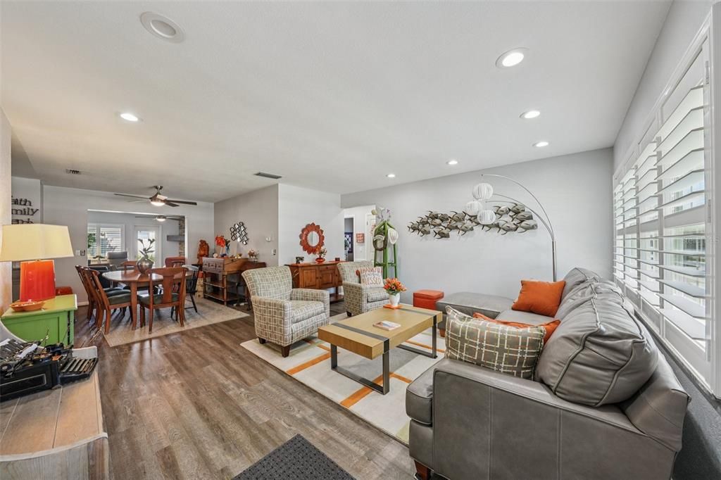 Active With Contract: $519,900 (4 beds, 2 baths, 1784 Square Feet)