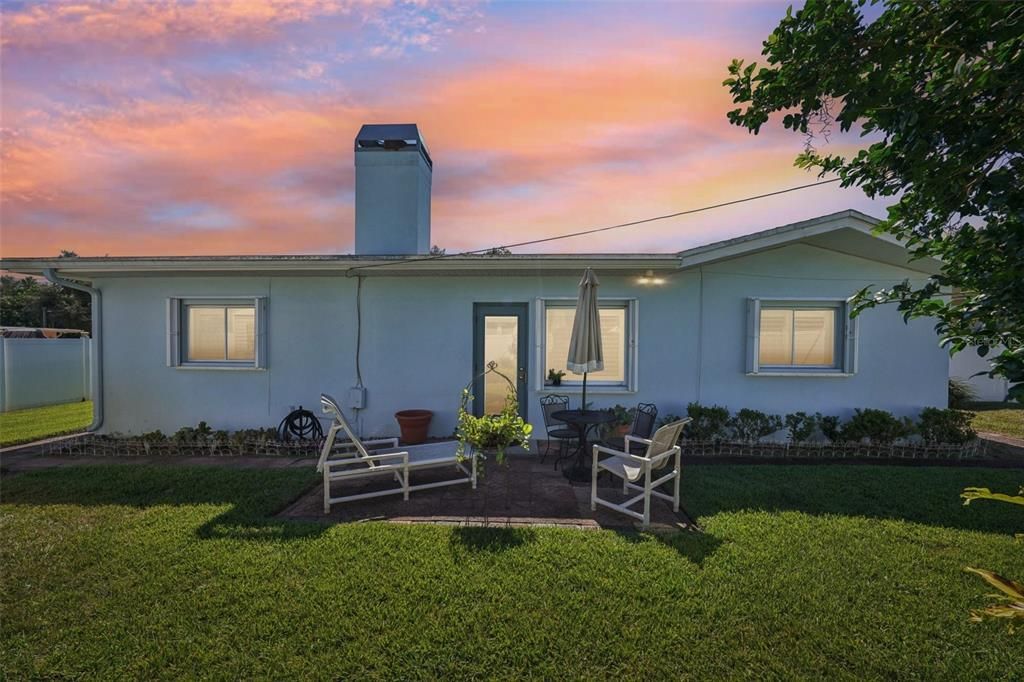 Active With Contract: $519,900 (4 beds, 2 baths, 1784 Square Feet)