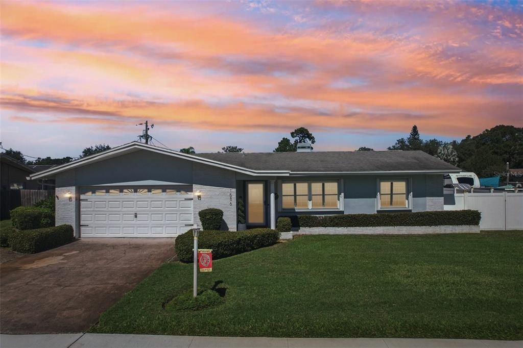 Active With Contract: $519,900 (4 beds, 2 baths, 1784 Square Feet)