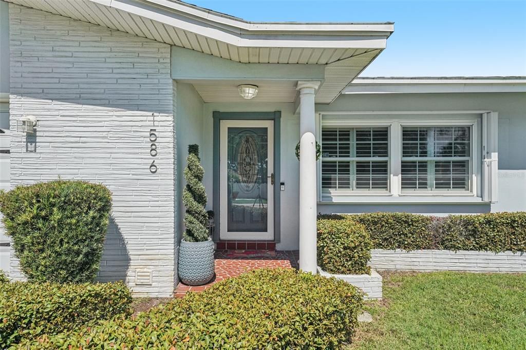 Active With Contract: $519,900 (4 beds, 2 baths, 1784 Square Feet)