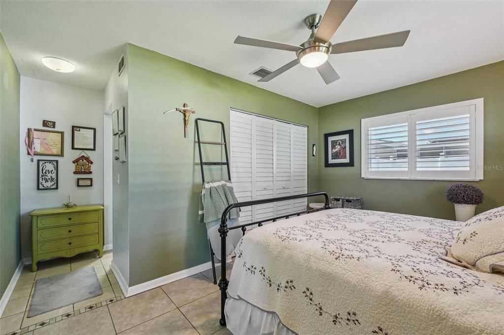 Active With Contract: $519,900 (4 beds, 2 baths, 1784 Square Feet)