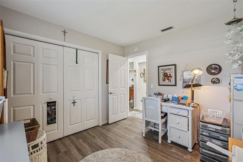 Active With Contract: $519,900 (4 beds, 2 baths, 1784 Square Feet)