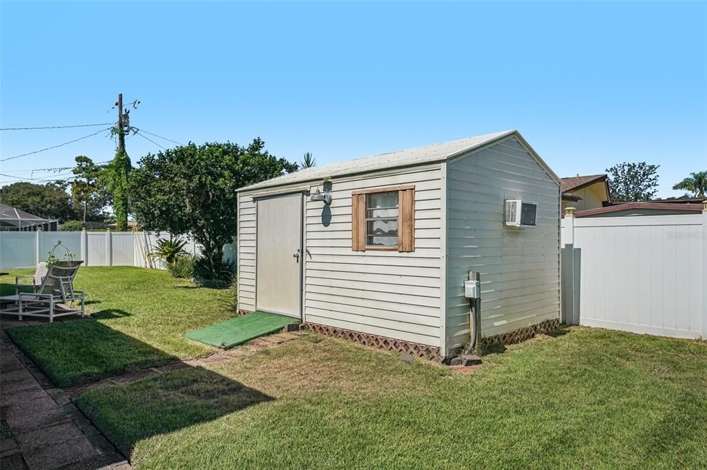 Active With Contract: $519,900 (4 beds, 2 baths, 1784 Square Feet)