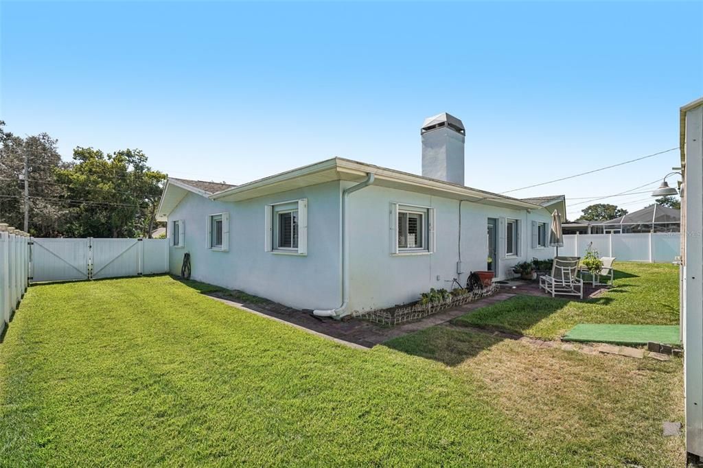 Active With Contract: $519,900 (4 beds, 2 baths, 1784 Square Feet)
