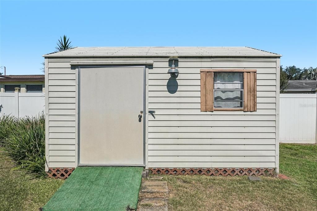 Active With Contract: $519,900 (4 beds, 2 baths, 1784 Square Feet)