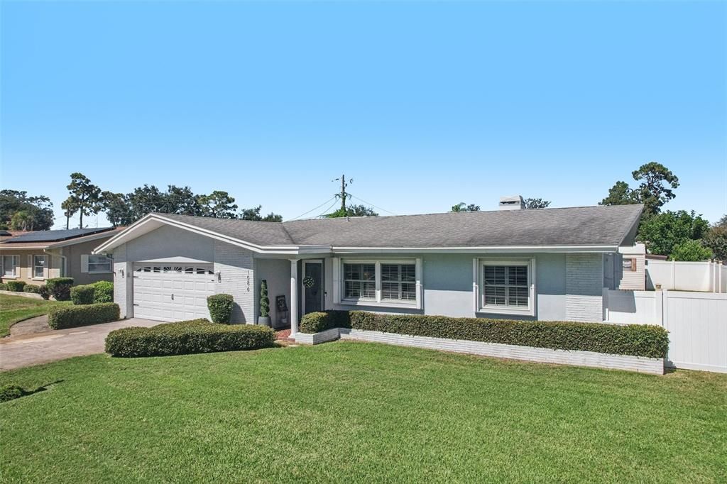 Active With Contract: $519,900 (4 beds, 2 baths, 1784 Square Feet)