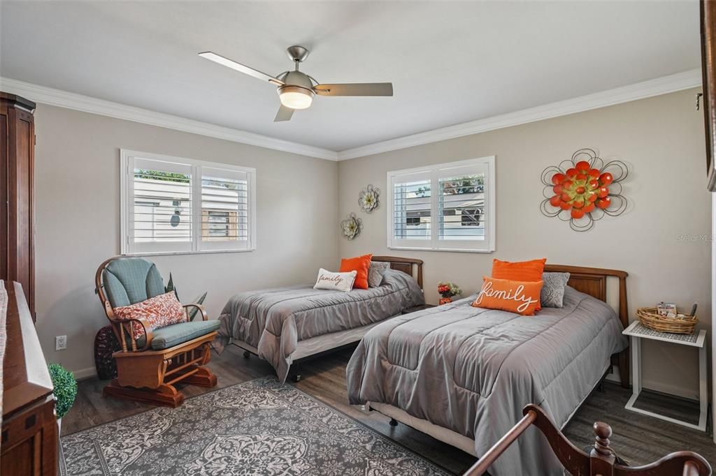 Active With Contract: $519,900 (4 beds, 2 baths, 1784 Square Feet)