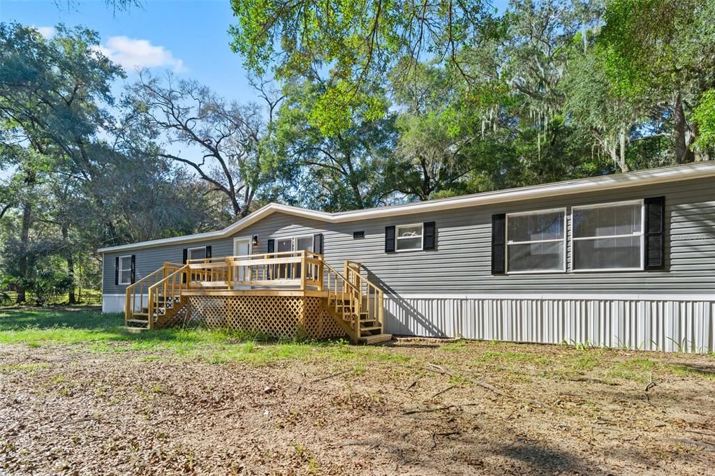 Activo con contrato: $225,000 (4 camas, 2 baños, 2052 Pies cuadrados)