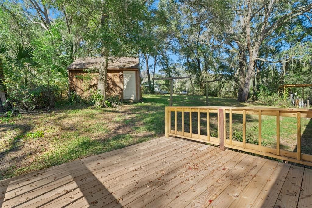 Activo con contrato: $225,000 (4 camas, 2 baños, 2052 Pies cuadrados)