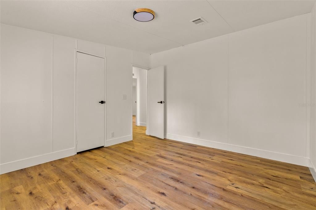 Activo con contrato: $225,000 (4 camas, 2 baños, 2052 Pies cuadrados)