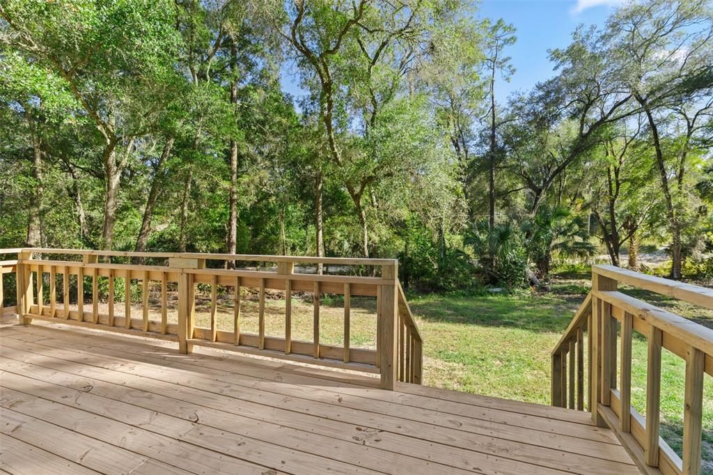 Activo con contrato: $225,000 (4 camas, 2 baños, 2052 Pies cuadrados)