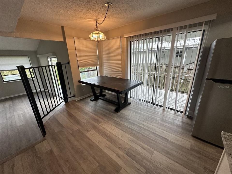 出租: $1,345 (2 贝兹, 2 浴室, 960 平方英尺)