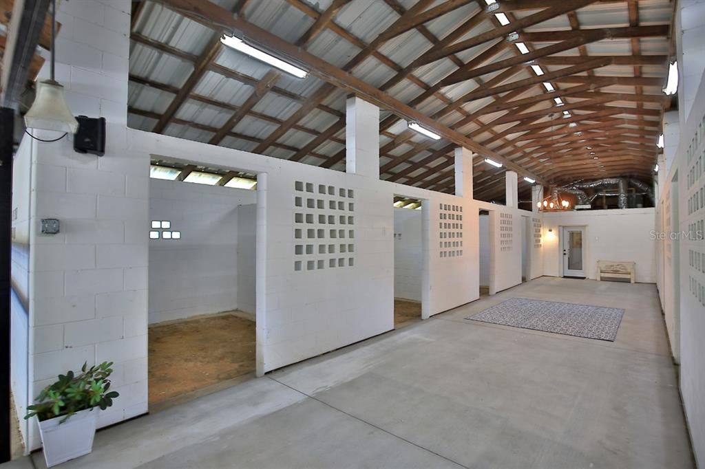 For Sale: $1,695,000 (5 beds, 3 baths, 1400 Square Feet)