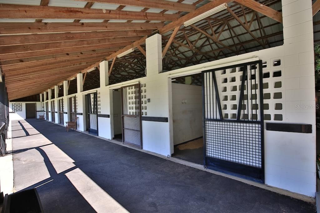 For Sale: $1,695,000 (5 beds, 3 baths, 1400 Square Feet)