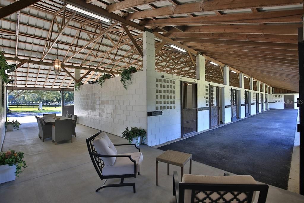 For Sale: $1,695,000 (5 beds, 3 baths, 1400 Square Feet)