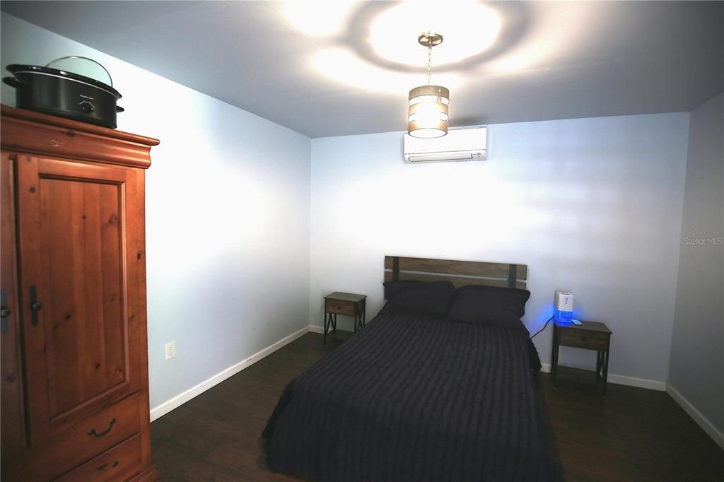 For Sale: $1,695,000 (5 beds, 3 baths, 1400 Square Feet)