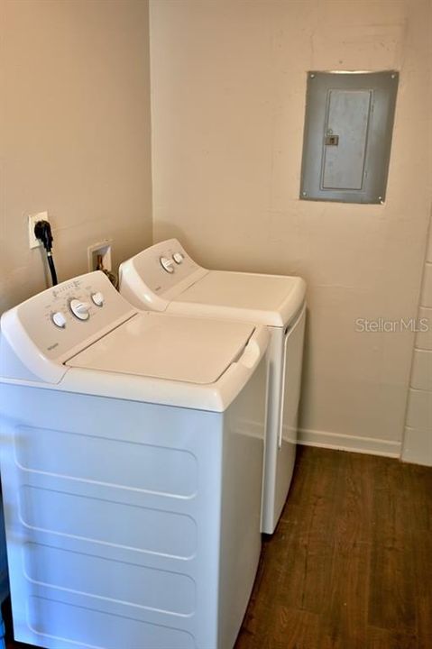 For Sale: $1,695,000 (5 beds, 3 baths, 1400 Square Feet)