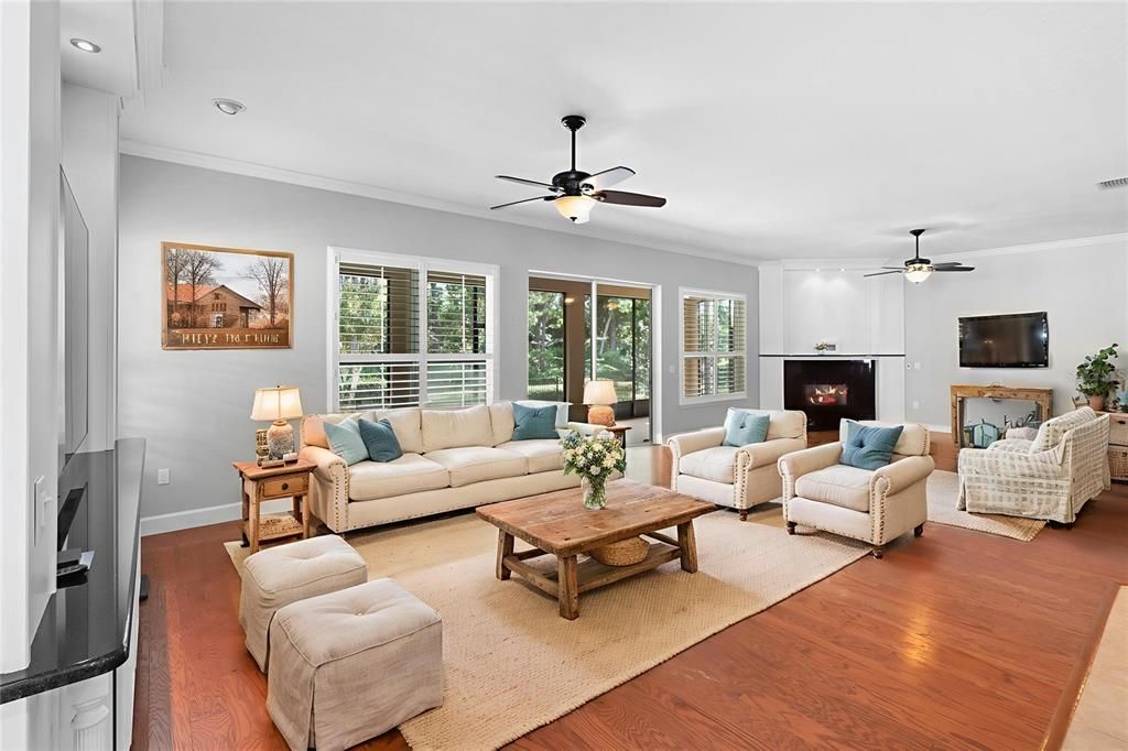 待售: $577,500 (2 贝兹, 2 浴室, 2670 平方英尺)