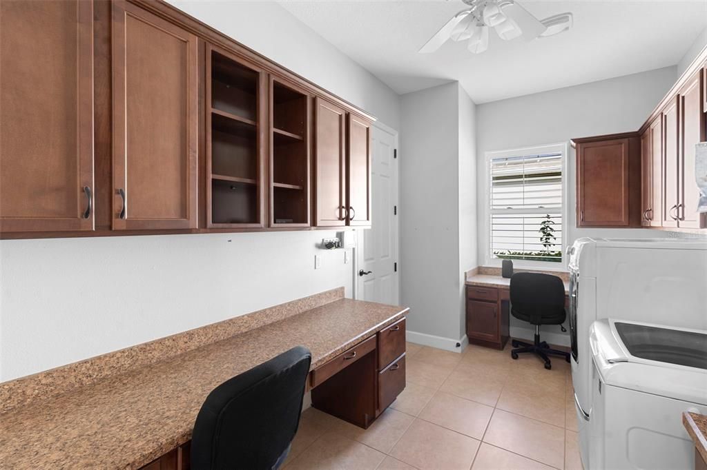 待售: $577,500 (2 贝兹, 2 浴室, 2670 平方英尺)