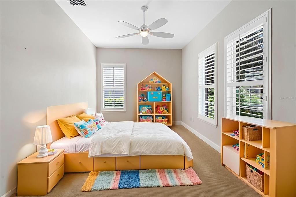 待售: $577,500 (2 贝兹, 2 浴室, 2670 平方英尺)