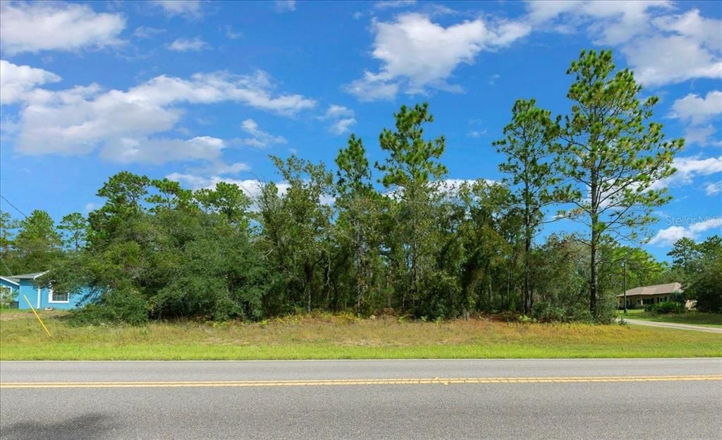 На продажу: $34,900 (0.28 acres)