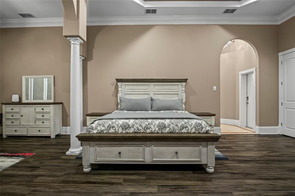 For Sale: $1,375,000 (4 beds, 4 baths, 5478 Square Feet)