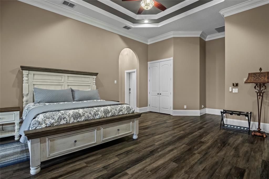 For Sale: $1,375,000 (4 beds, 4 baths, 5478 Square Feet)