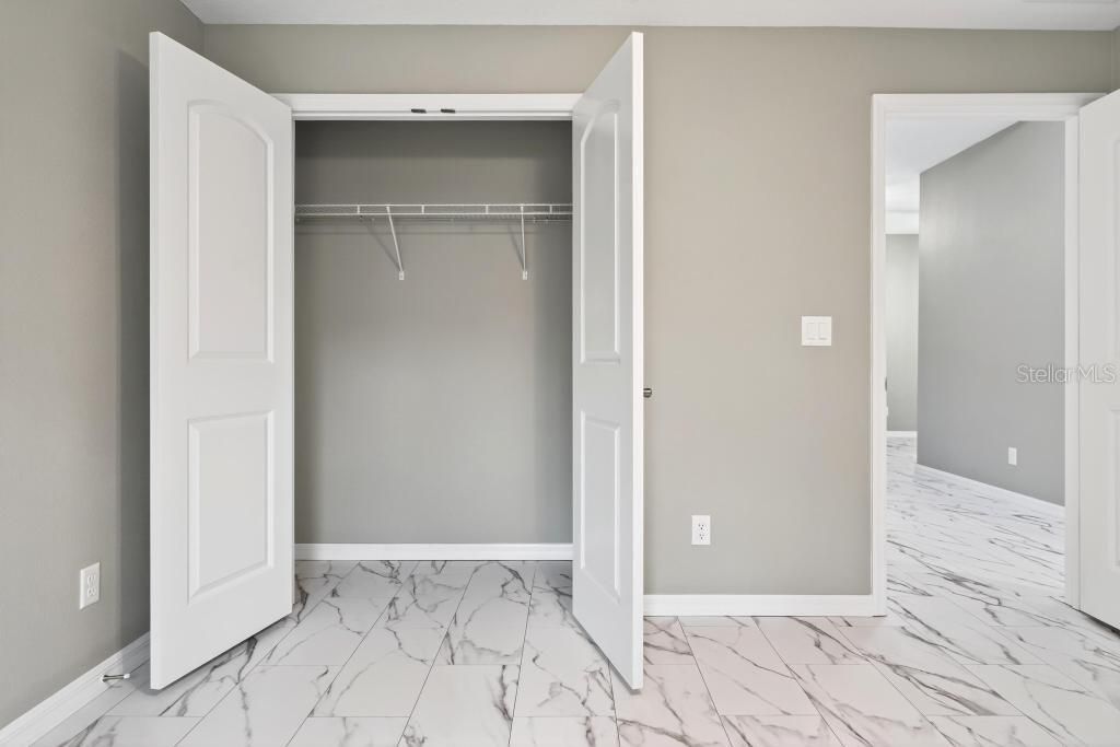 For Sale: $275,000 (3 beds, 2 baths, 1423 Square Feet)