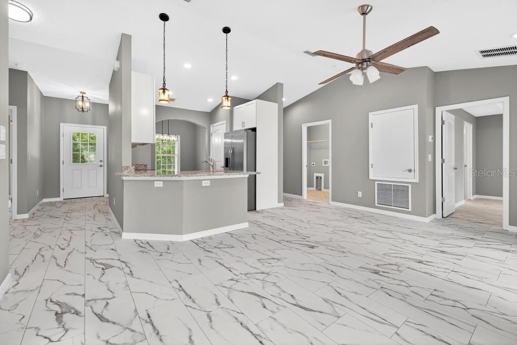 For Sale: $275,000 (3 beds, 2 baths, 1423 Square Feet)