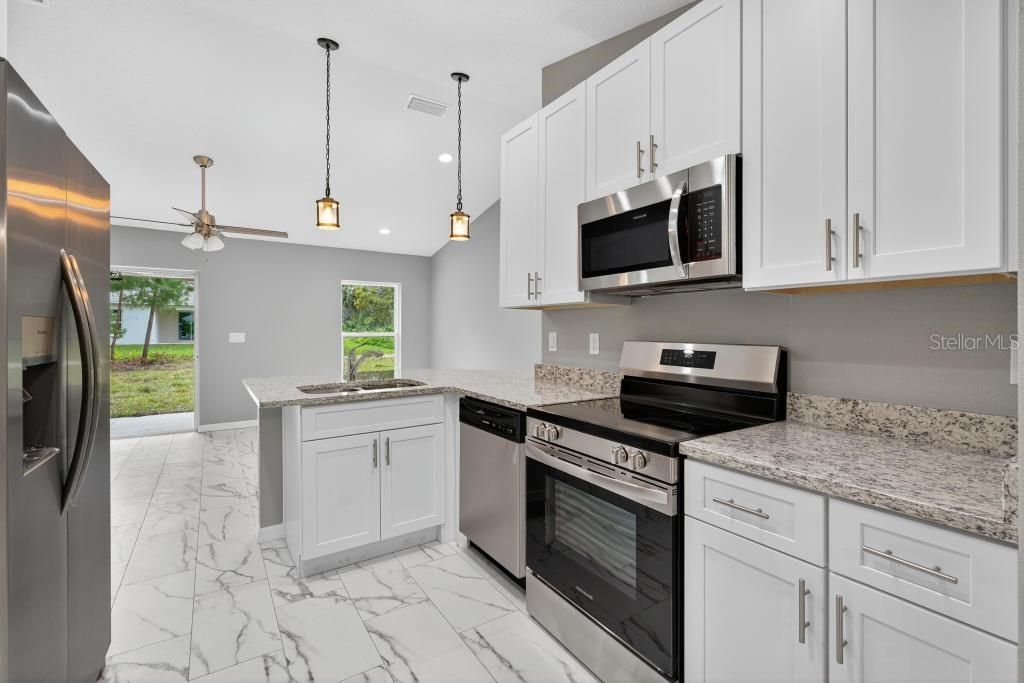 For Sale: $275,000 (3 beds, 2 baths, 1423 Square Feet)