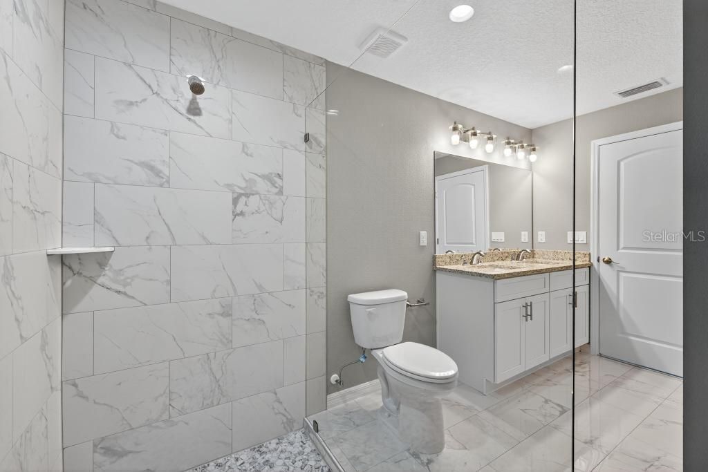 For Sale: $275,000 (3 beds, 2 baths, 1423 Square Feet)