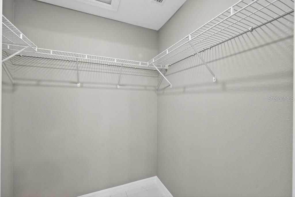 For Sale: $275,000 (3 beds, 2 baths, 1423 Square Feet)