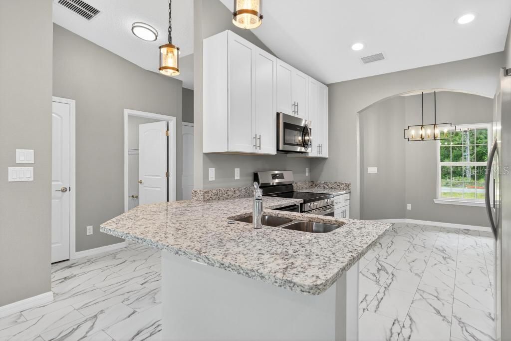 For Sale: $275,000 (3 beds, 2 baths, 1423 Square Feet)