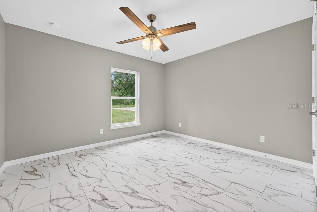 For Sale: $275,000 (3 beds, 2 baths, 1423 Square Feet)