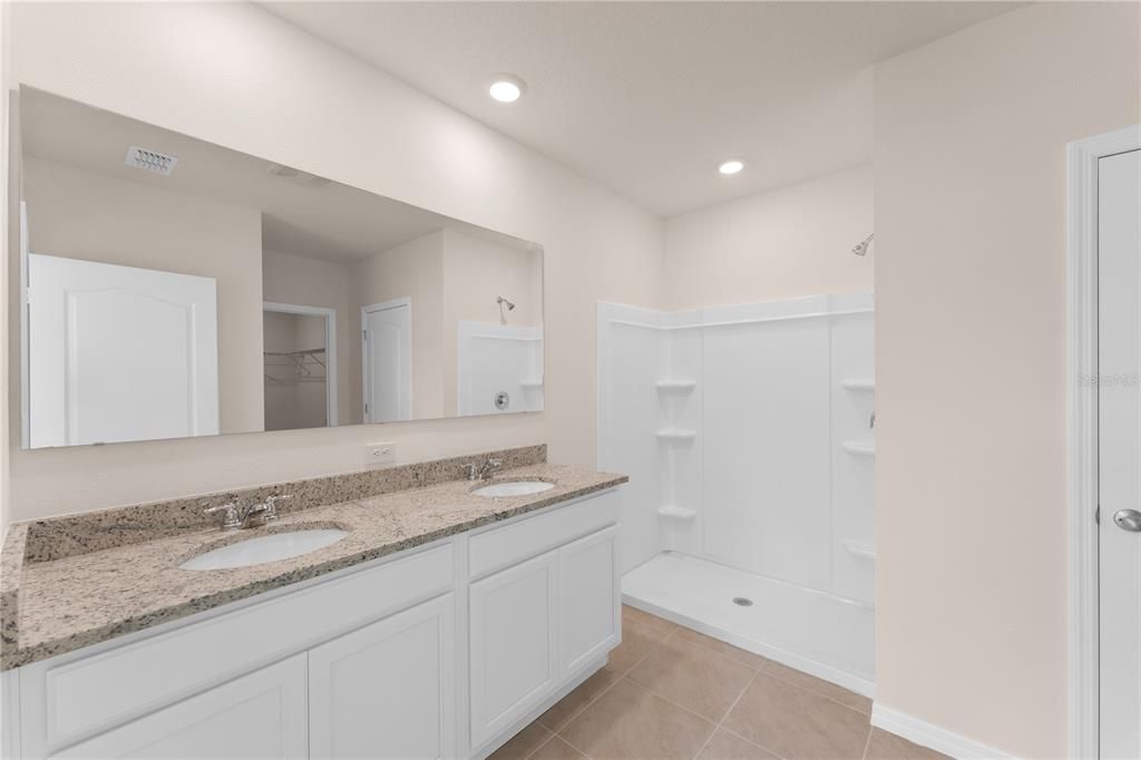 出租: $2,400 (4 贝兹, 2 浴室, 1828 平方英尺)