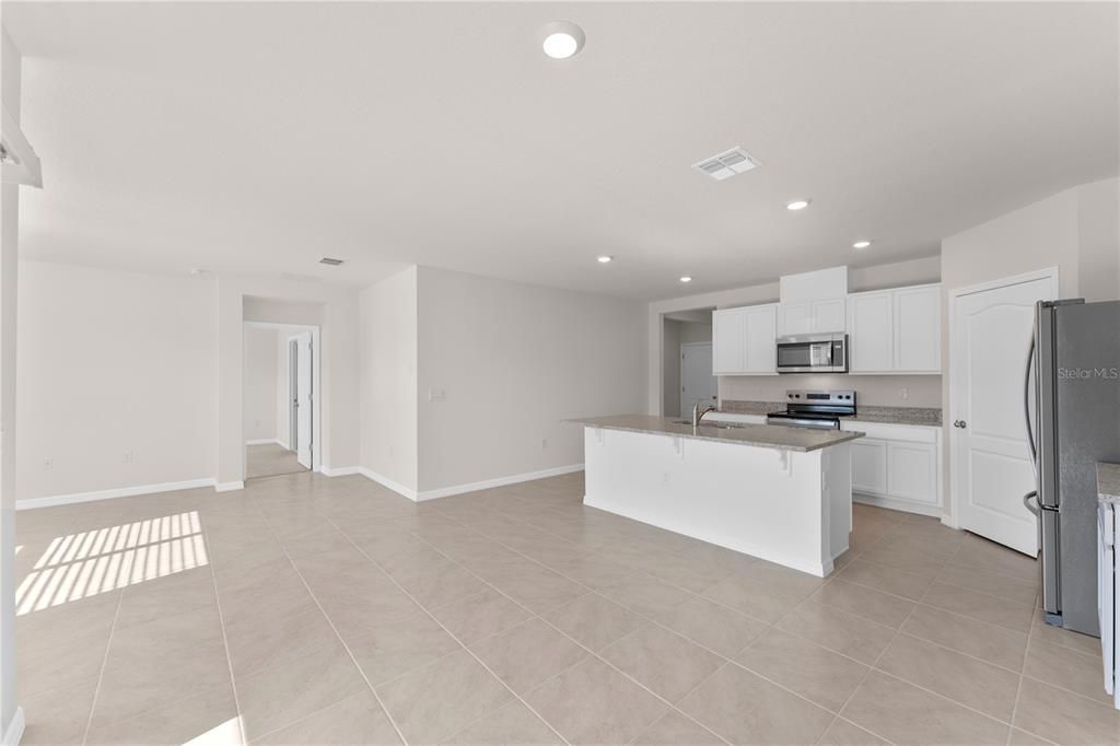 出租: $2,400 (4 贝兹, 2 浴室, 1828 平方英尺)