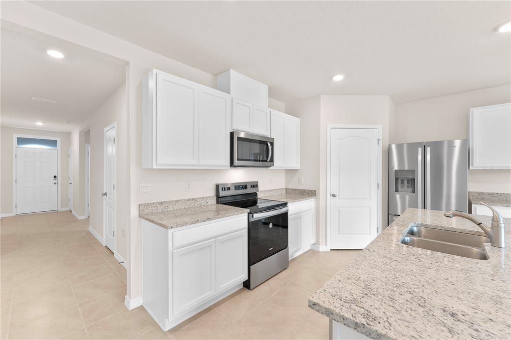 出租: $2,400 (4 贝兹, 2 浴室, 1828 平方英尺)