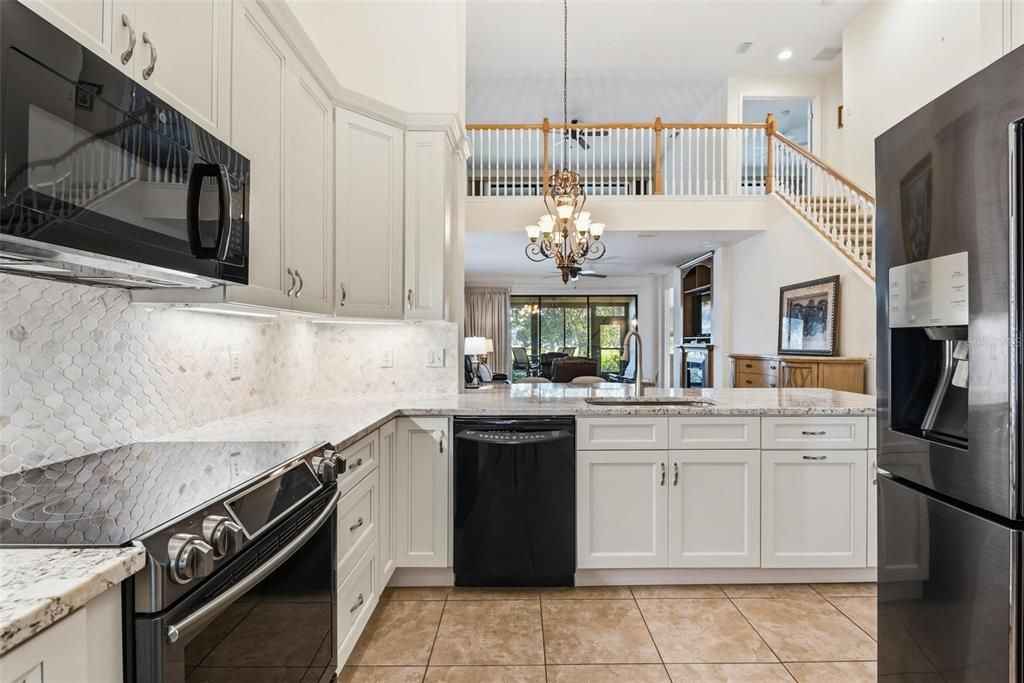 For Sale: $469,000 (2 beds, 2 baths, 2201 Square Feet)