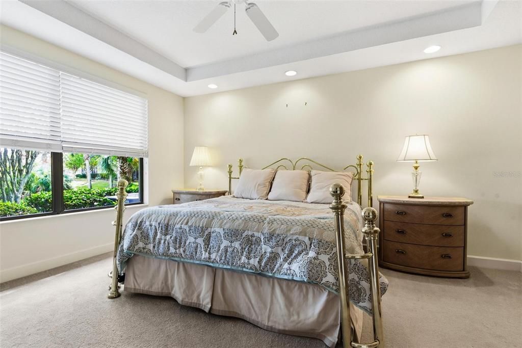 For Sale: $469,000 (2 beds, 2 baths, 2201 Square Feet)