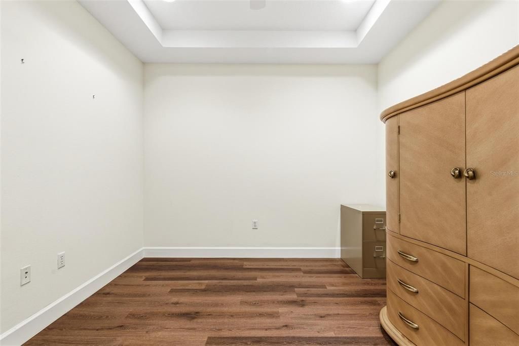 For Sale: $469,000 (2 beds, 2 baths, 2201 Square Feet)