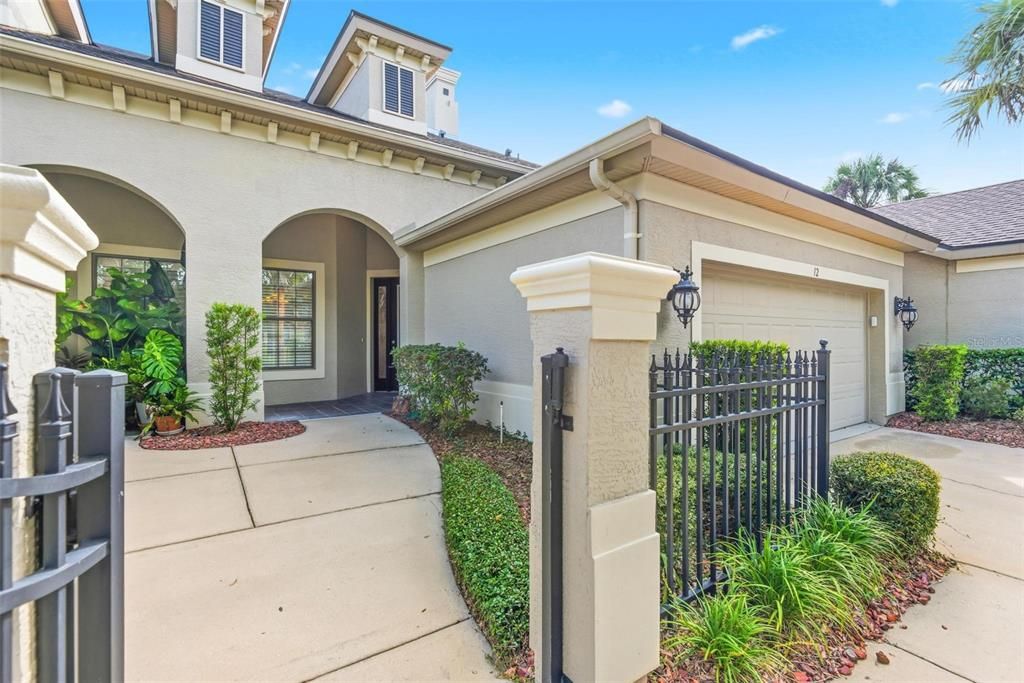 For Sale: $469,000 (2 beds, 2 baths, 2201 Square Feet)