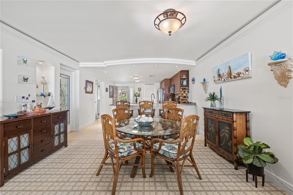 En Venta: $895,000 (2 camas, 2 baños, 1387 Pies cuadrados)